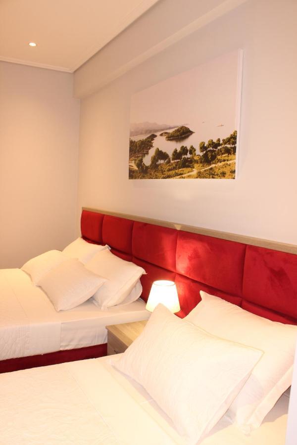 Bebi Hotel And Apartments Sarande Exterior photo